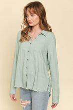 Load image into Gallery viewer, Linen Blend Shirt: Berry