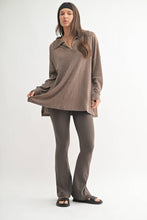 Load image into Gallery viewer, Cotton Blend Waffle Knit Oversized Collared Long Sleeve: Black
