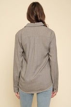 Load image into Gallery viewer, Linen Blend Shirt: Berry