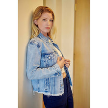 Load image into Gallery viewer, MEDIUM WASH OVERSIZED JACKET: VINTAGE WASH