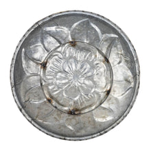 Load image into Gallery viewer, Flora Metal Decorative Tray