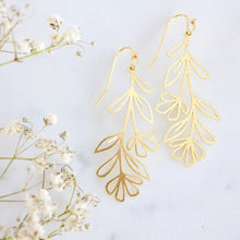 Load image into Gallery viewer, Wild Flower Earrings 
