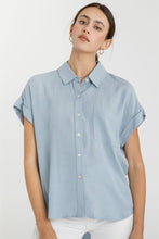 Load image into Gallery viewer, SOLID SHORT SLEEVE BUTTON DOWN SHIRT : Black
