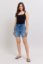Load image into Gallery viewer, judy blue - mid rise bermudas w/ back flap pockets
