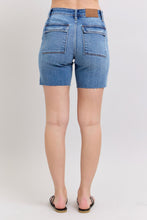 Load image into Gallery viewer, judy blue - mid rise bermudas w/ back flap pockets
