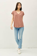 Load image into Gallery viewer, BACK RAW EDGE DETAILED V-NECK LINEN TEE : Guava Punch
