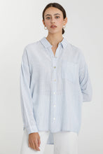 Load image into Gallery viewer, HAIRLINE STRIPE BUTTON DOWN SHIRT
