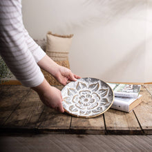 Load image into Gallery viewer, Flora Metal Decorative Tray
