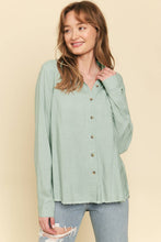 Load image into Gallery viewer, Linen Blend Shirt: Berry
