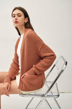Load image into Gallery viewer, CHUNKY RIBBED KNIT RAW SEAM CARDIGAN
