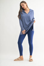 Load image into Gallery viewer, Cotton Blend Waffle Knit Oversized Collared Long Sleeve: Black
