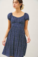 Load image into Gallery viewer, FLORAL PRINT PUFF SLEEVE RUCHED BUST MINI DRESS: Indigo
