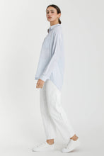 Load image into Gallery viewer, HAIRLINE STRIPE BUTTON DOWN SHIRT
