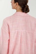 Load image into Gallery viewer, HAIRLINE STRIPE BUTTON DOWN SHIRT
