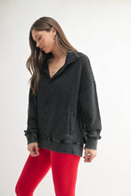 Load image into Gallery viewer, Chunky Waffle Mineral Wash Collared Sweater: Black
