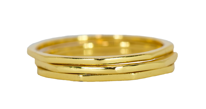 Puravida Delicate stacked gold rings