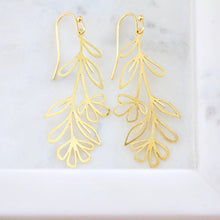 Load image into Gallery viewer, Wild Flower Earrings 
