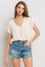 Load image into Gallery viewer, Solid Linen V-neck Short Sleeve Top
