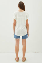 Load image into Gallery viewer, BACK RAW EDGE DETAILED V-NECK LINEN TEE : Guava Punch
