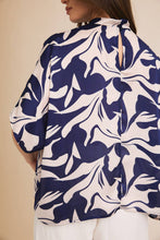 Load image into Gallery viewer, SHORT SLEEVE MOCK NECK SHIRRING ABSTRACT PRINT TOP: NAVY-IVORY ABSTRACT
