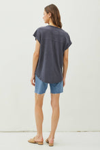 Load image into Gallery viewer, BACK RAW EDGE DETAILED V-NECK LINEN TEE : Guava Punch
