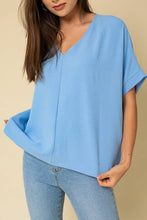 Load image into Gallery viewer, DOLMAN SLEEVE V-NECK TOP: Kelly Green

