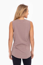 Load image into Gallery viewer, Notched Sleeveless Flowy Tank Top: BLACK
