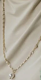 Demdaco-Marvelously made gold necklace